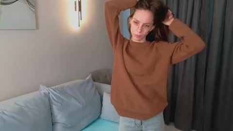 Snapshot of judithmiles chatting on December 4, 2025, 7:17 am Emma online show from December 4, 2025, 7:17 am