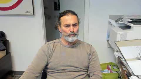 Giovanni50pro online show from December 1, 2025, 1:27 pm