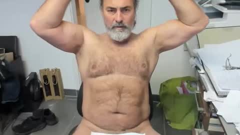 Giovanni50pro online show from December 4, 2025, 12:58 pm