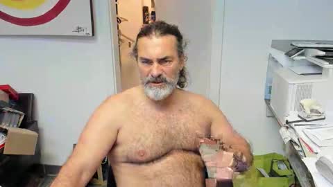 Giovanni50pro online show from December 18, 2025, 4:02 pm