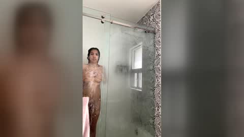 Juicy online show from February 3, 2026, 6:46 pm