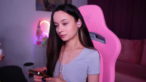 Angelina online show from May 12, 2026, 3:20 pm