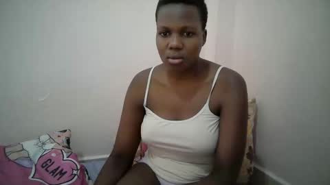 Snapshot of juicy_bella2 chatting on September 18, 2025, 12:18 pm juicy_bella2 online show from September 18, 2025, 12:18 pm