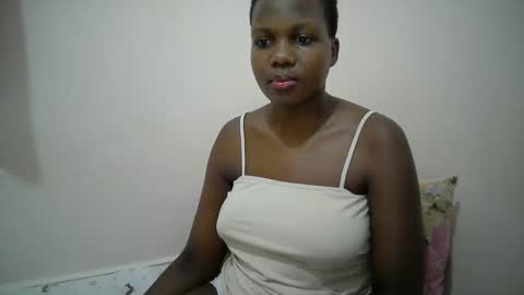 Snapshot of juicy_bella2 chatting on September 19, 2025, 4:07 pm juicy_bella2 online show from September 19, 2025, 4:07 pm
