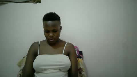 Snapshot of juicy_bella2 chatting on September 23, 2025, 7:28 pm juicy_bella2 online show from September 23, 2025, 7:28 pm