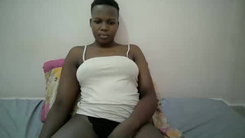 Snapshot of juicy_bella2 chatting on September 25, 2025, 10:41 am juicy_bella2 online show from September 25, 2025, 10:41 am