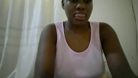 Snapshot of juicy_bella2 chatting on October 17, 2025, 9:56 am juicy_bella2 online show from October 17, 2025, 9:56 am