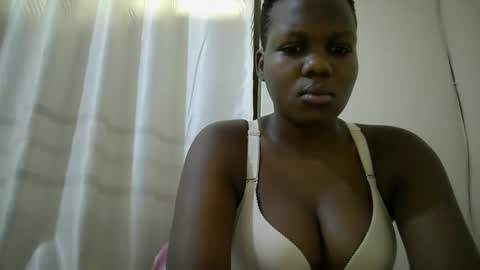 Snapshot of juicy_bella2 chatting on October 23, 2025, 7:51 am juicy_bella2 online show from October 23, 2025, 7:51 am