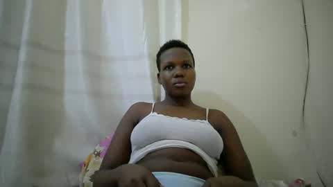 Snapshot of juicy_bella2 chatting on October 29, 2025, 7:21 am juicy_bella2 online show from October 29, 2025, 7:21 am