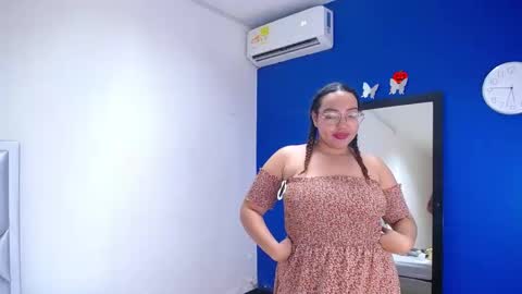 juicy_bignipples18 online show from December 13, 2024, 5:54 pm