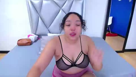 juicy_bignipples18 online show from January 9, 2025, 1:45 pm