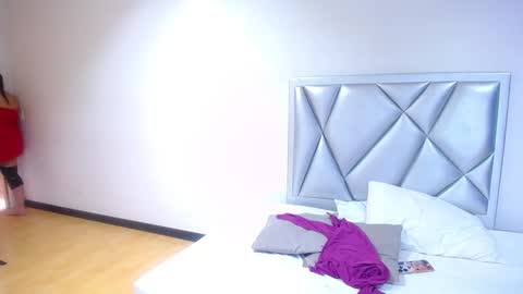 juicy_bignipples18 online show from January 21, 2025, 4:27 pm