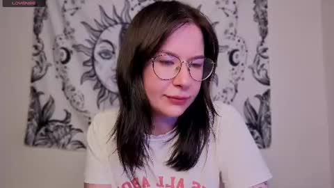 Snapshot of juicy_burrito chatting on July 6, 2026, 6:54 am Bella online show from July 6, 2026, 6:54 am