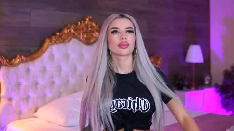 Snapshot of juicy_jessye chatting on October 5, 2025, 8:51 pm Jessye online show from October 5, 2025, 8:51 pm