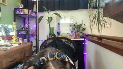 juicy_jussy online show from April 3, 2026, 8:07 pm