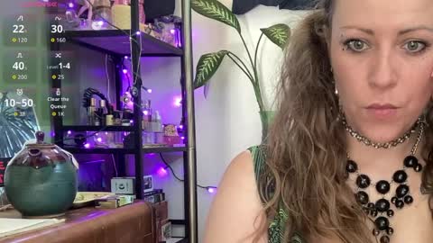 juicy_jussy online show from April 6, 2026, 8:43 pm