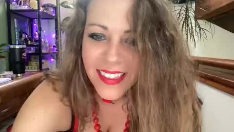 juicy_jussy online show from May 5, 2026, 9:01 pm