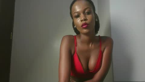 Snapshot of juicy_lovely chatting on February 13, 2026, 9:22 pm Juicey lovely online show from February 13, 2026, 9:22 pm
