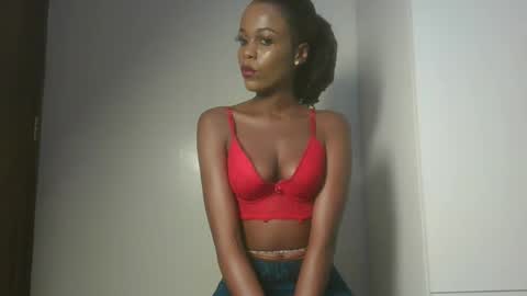 Snapshot of juicy_lovely chatting on February 23, 2026, 12:30 am Juicey lovely online show from February 23, 2026, 12:30 am
