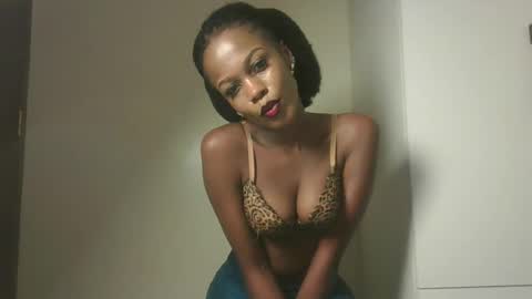 Snapshot of juicy_lovely chatting on March 16, 2026, 5:24 am Juicey lovely online show from March 16, 2026, 5:24 am