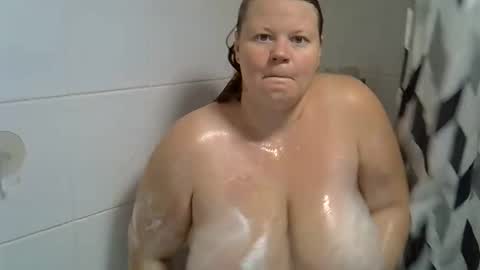 Snapshot of juicy_peach1988 chatting on October 8, 2025, 10:46 am Juicy peach1988 online show from October 8, 2025, 10:46 am