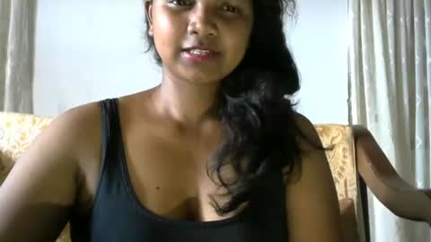 Snapshot of juicy_pretty chatting on October 2, 2025, 10:44 am stellah online show from October 2, 2025, 10:44 am