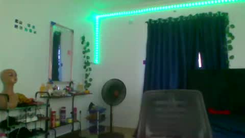 Snapshot of juicy_pussy1122 chatting on September 28, 2025, 4:23 pm Emily online show from September 28, 2025, 4:23 pm