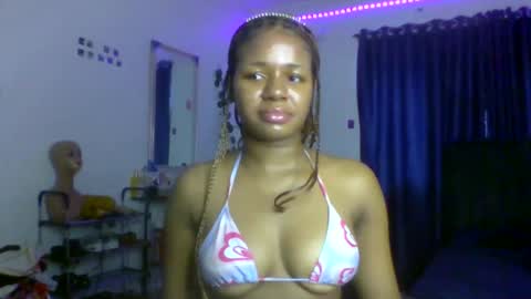 Snapshot of juicy_pussy1122 chatting on October 6, 2025, 9:51 am Emily online show from October 6, 2025, 9:51 am