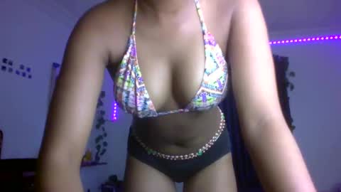 Snapshot of juicy_pussy1122 chatting on October 26, 2025, 7:36 am Emily online show from October 26, 2025, 7:36 am