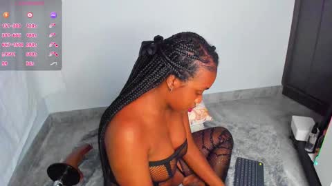 Snapshot of juicy_sky chatting on October 16, 2025, 2:23 am Your Paradise online show from October 16, 2025, 2:23 am