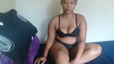 Snapshot of juicyass__ chatting on December 19, 2025, 12:23 pm juicyass__ online show from December 19, 2025, 12:23 pm