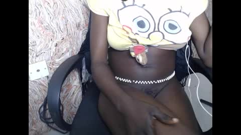Snapshot of juicyberryx chatting on January 24, 2025, 9:39 am queen online show from January 24, 2025, 9:39 am