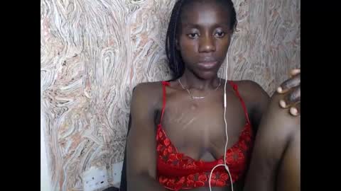 Snapshot of juicyberryx chatting on February 1, 2025, 8:58 pm queen online show from February 1, 2025, 8:58 pm