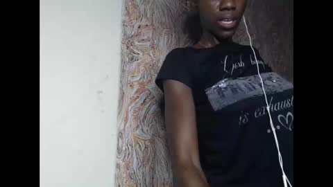 Snapshot of juicyberryx chatting on February 5, 2025, 3:34 am queen online show from February 5, 2025, 3:34 am