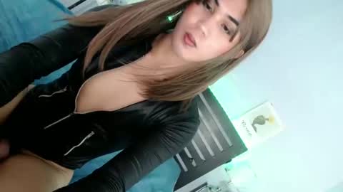 juicycock69_julia online show from February 7, 2025, 7:07 am