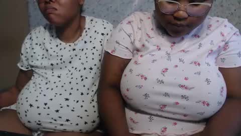 Snapshot of juicyfatboobsx chatting on November 12, 2025, 9:10 am juicyfatboobsx online show from November 12, 2025, 9:10 am