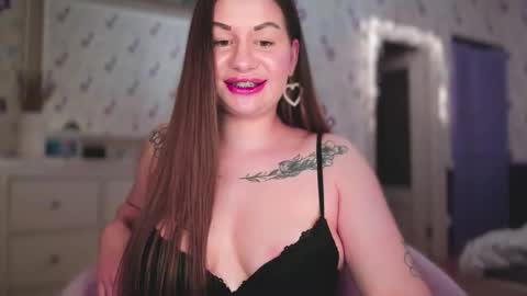 Snapshot of juicyhelenx chatting on October 21, 2025, 3:35 pm Elena online show from October 21, 2025, 3:35 pm