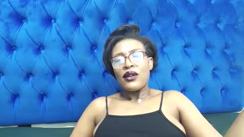 Snapshot of juicykayxxx chatting on May 17, 2026, 12:01 pm Miss Kay online show from May 17, 2026, 12:01 pm
