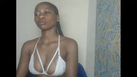 Snapshot of juicypiexx chatting on January 19, 2025, 10:28 pm juicypiexx online show from January 19, 2025, 10:28 pm