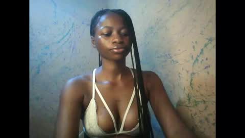 Snapshot of juicypiexx chatting on October 3, 2025, 11:35 pm juicypiexx online show from October 3, 2025, 11:35 pm