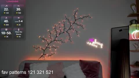 juicyypeachh_ online show from September 14, 2025, 7:46 pm