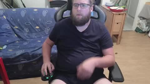 Julcs online show from December 13, 2024, 3:00 pm