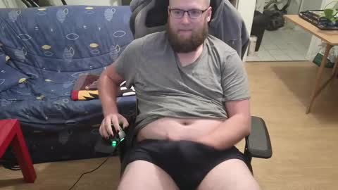 Julcs online show from December 20, 2024, 6:24 pm