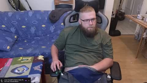 Julcs online show from March 7, 2025, 7:05 pm