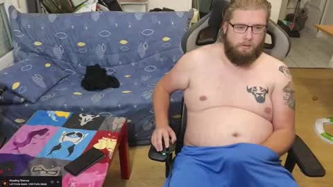 Julcs online show from October 25, 2025, 5:08 pm