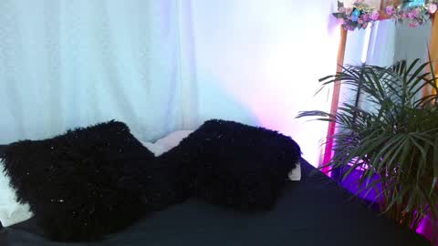 Jules and Gia online show from January 12, 2025, 1:58 pm