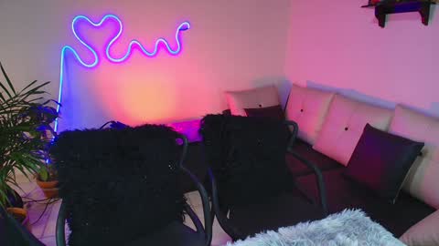 Jules and Gia online show from January 28, 2025, 2:31 pm