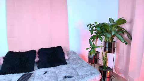 Jules and Gia online show from September 29, 2025, 10:09 am