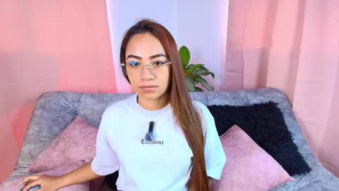 Jules and Gia online show from October 17, 2025, 3:47 pm