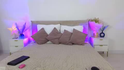 Jules Night online show from November 5, 2025, 9:26 pm